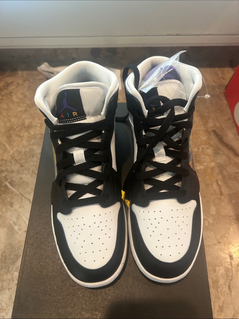 Brand New in box never worn Nike Air Jordan 1 Mid GS size 7 Youth = women 8.5 - Picture 9 of 12
